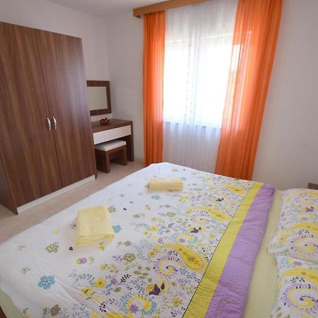 Apartments Gabrijel Малинска Экстерьер фото
