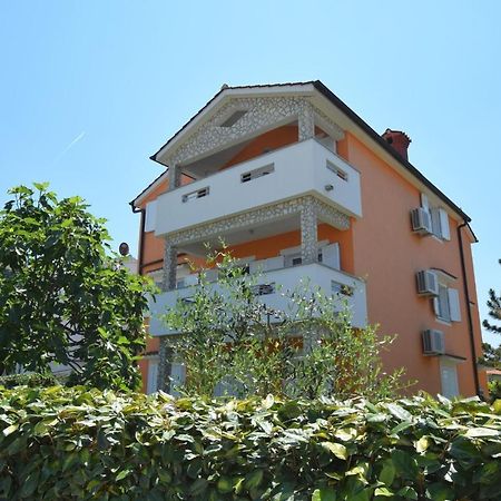 Apartments Gabrijel Малинска Экстерьер фото