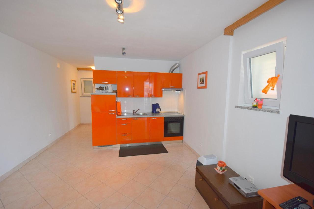 Apartments Gabrijel Малинска Экстерьер фото