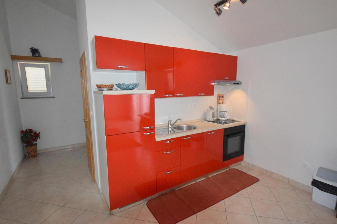 Apartments Gabrijel Малинска Экстерьер фото