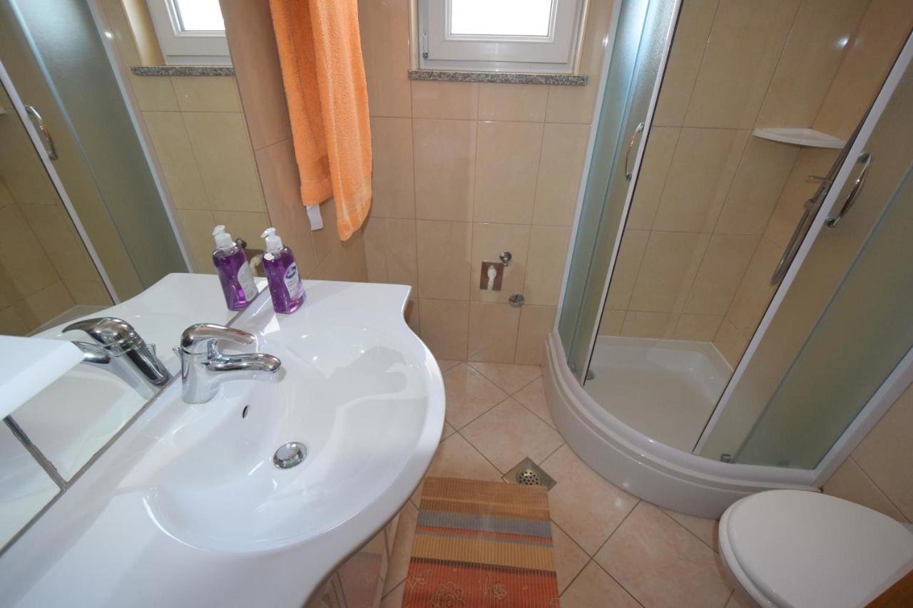 Apartments Gabrijel Малинска Экстерьер фото