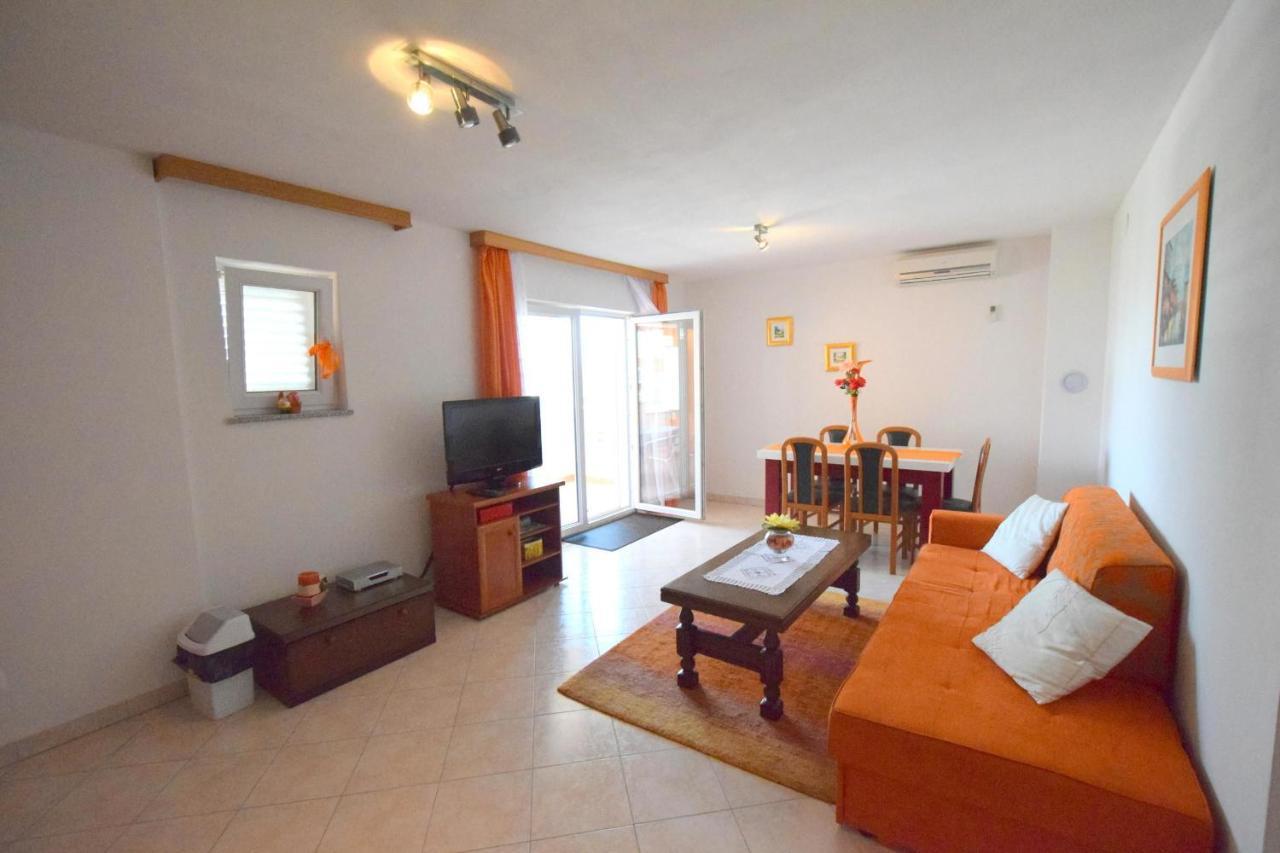 Apartments Gabrijel Малинска Экстерьер фото