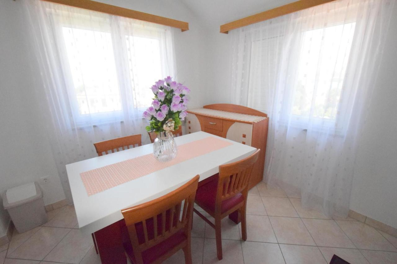 Apartments Gabrijel Малинска Экстерьер фото