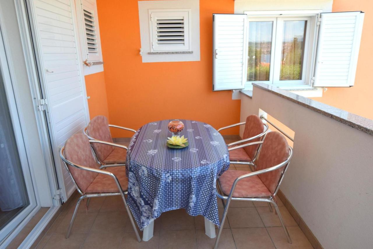 Apartments Gabrijel Малинска Экстерьер фото