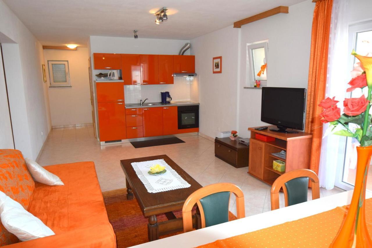 Apartments Gabrijel Малинска Экстерьер фото
