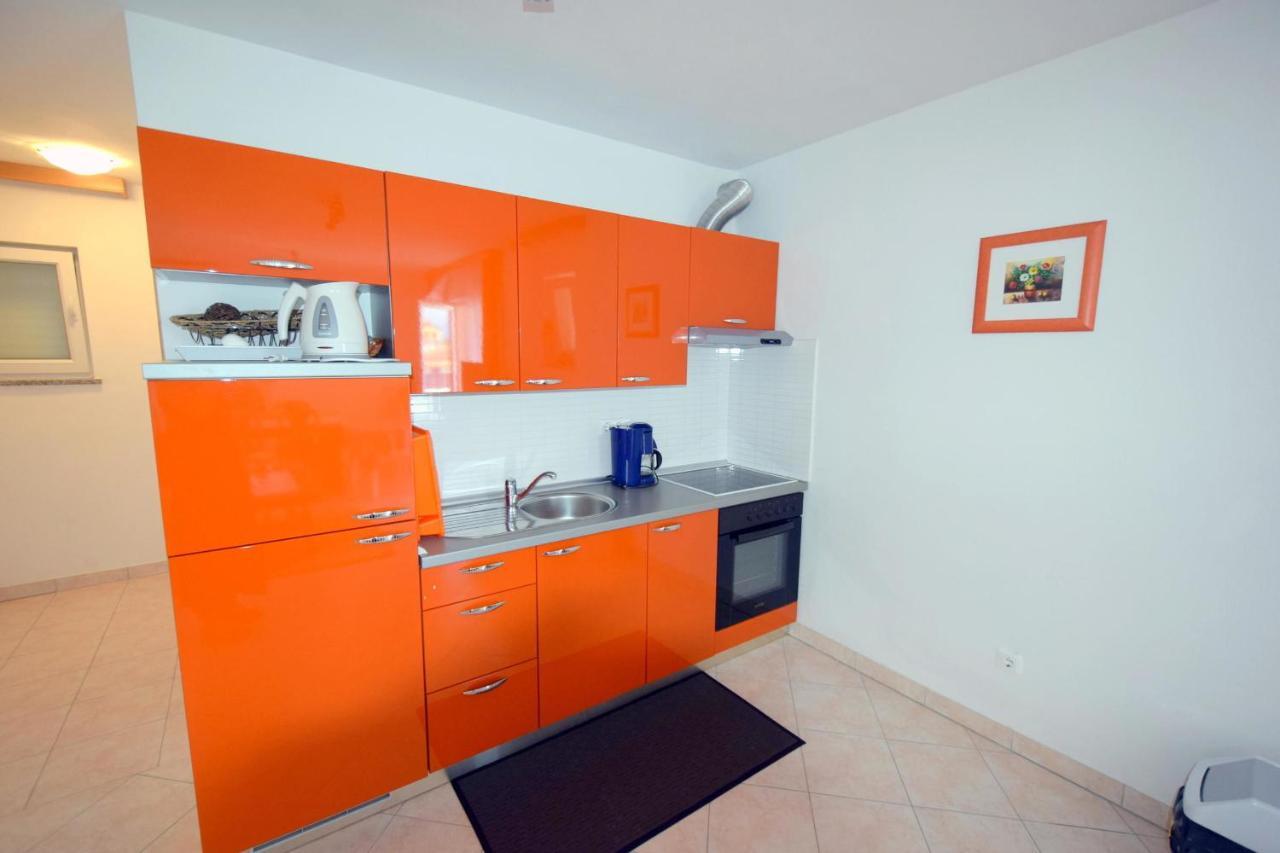 Apartments Gabrijel Малинска Экстерьер фото