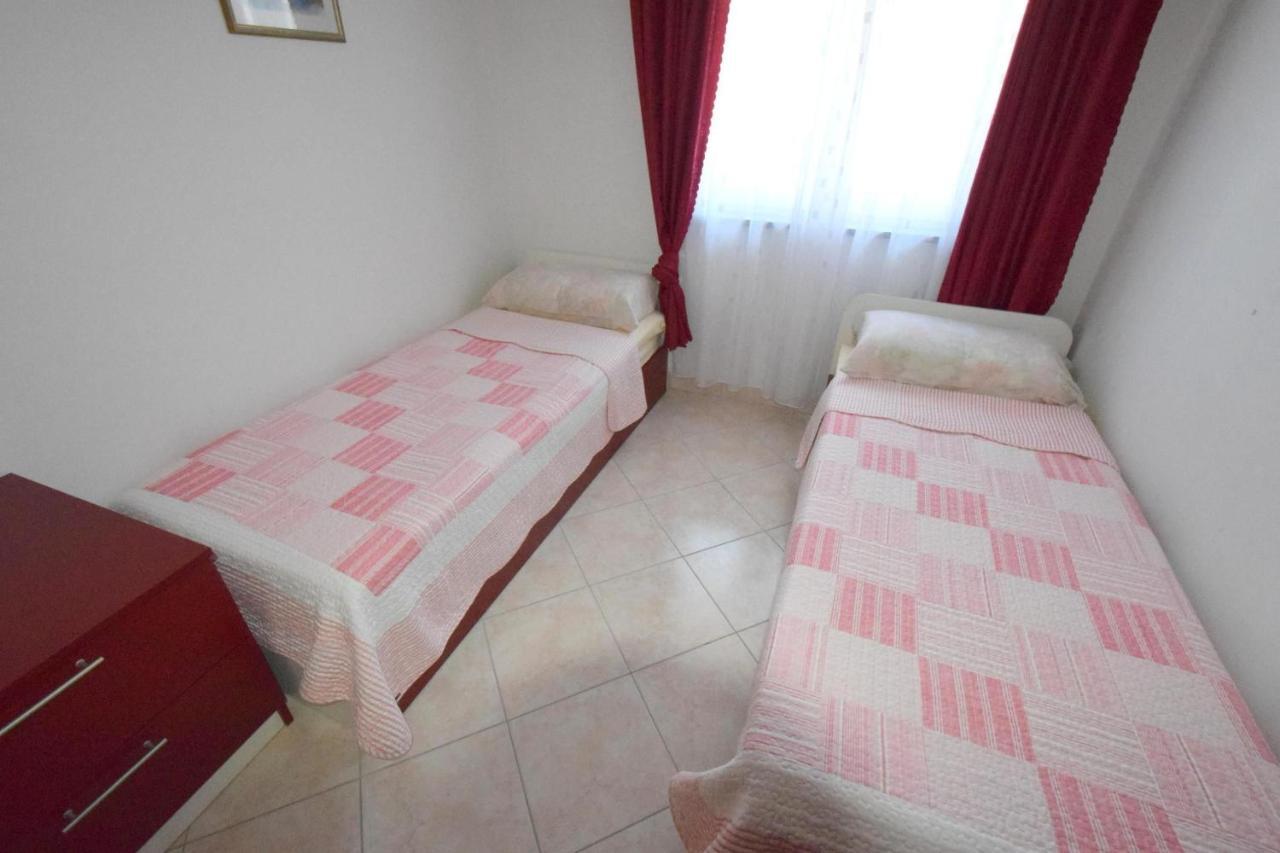 Apartments Gabrijel Малинска Экстерьер фото