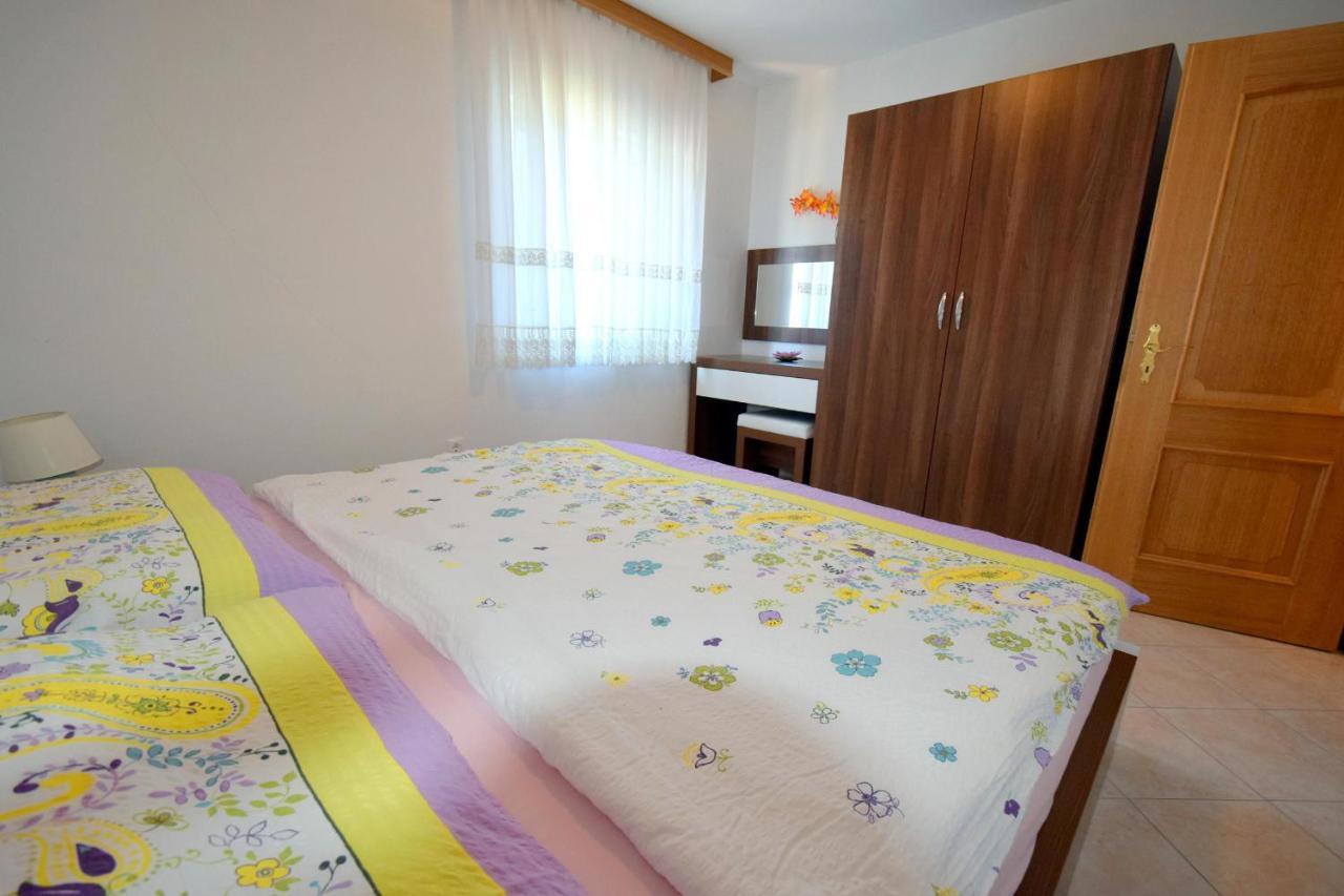 Apartments Gabrijel Малинска Экстерьер фото
