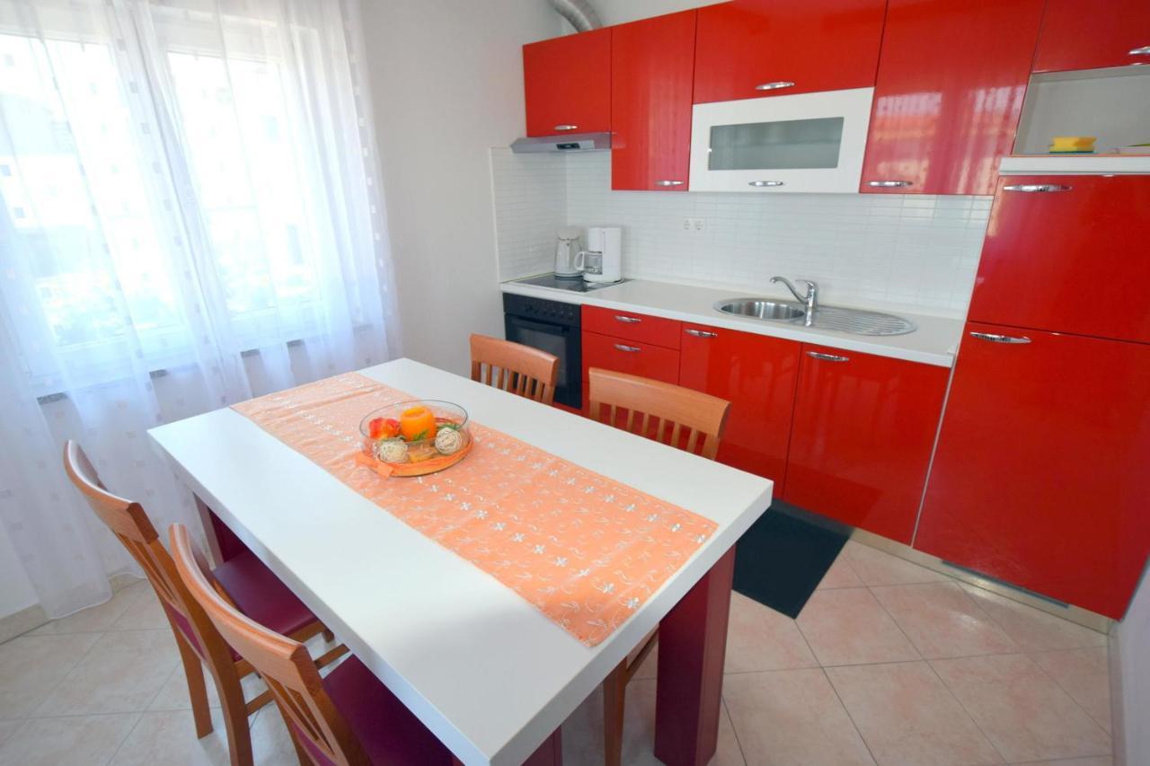 Apartments Gabrijel Малинска Экстерьер фото