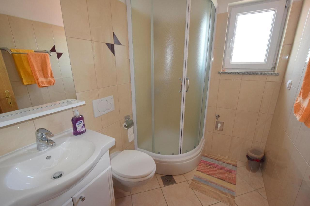 Apartments Gabrijel Малинска Экстерьер фото