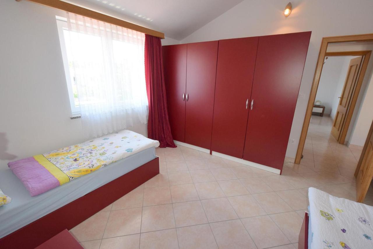 Apartments Gabrijel Малинска Экстерьер фото