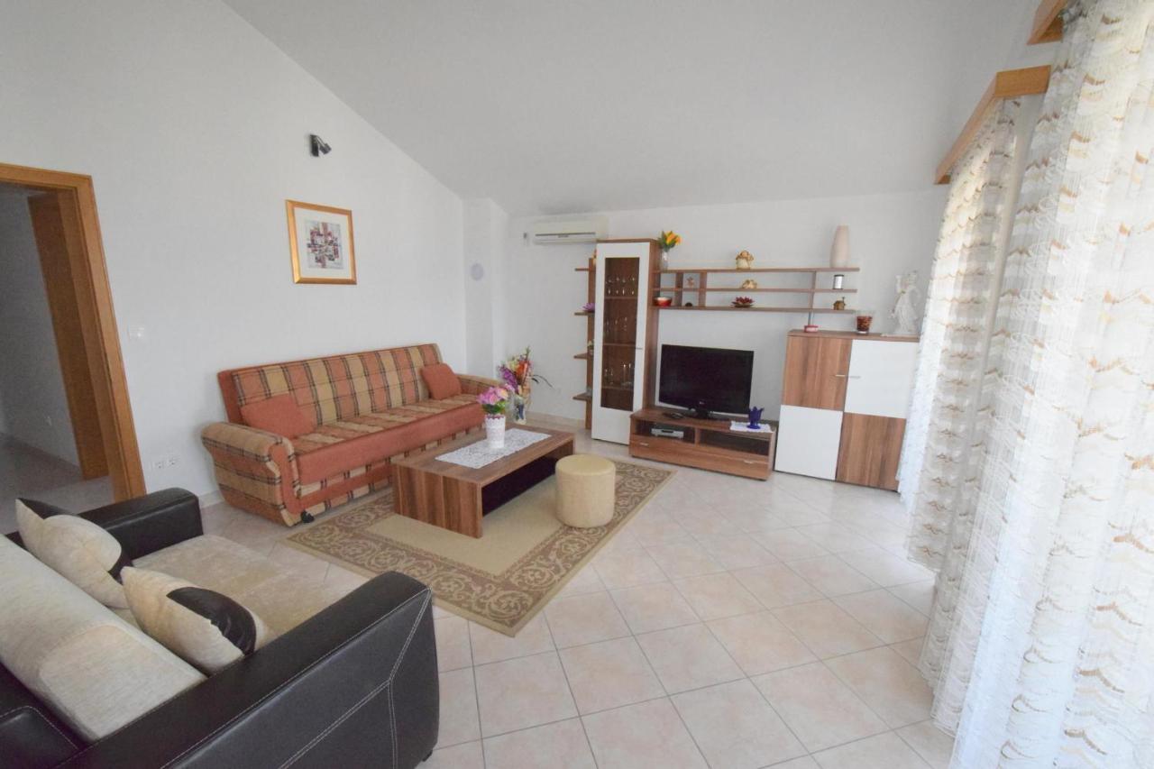 Apartments Gabrijel Малинска Экстерьер фото