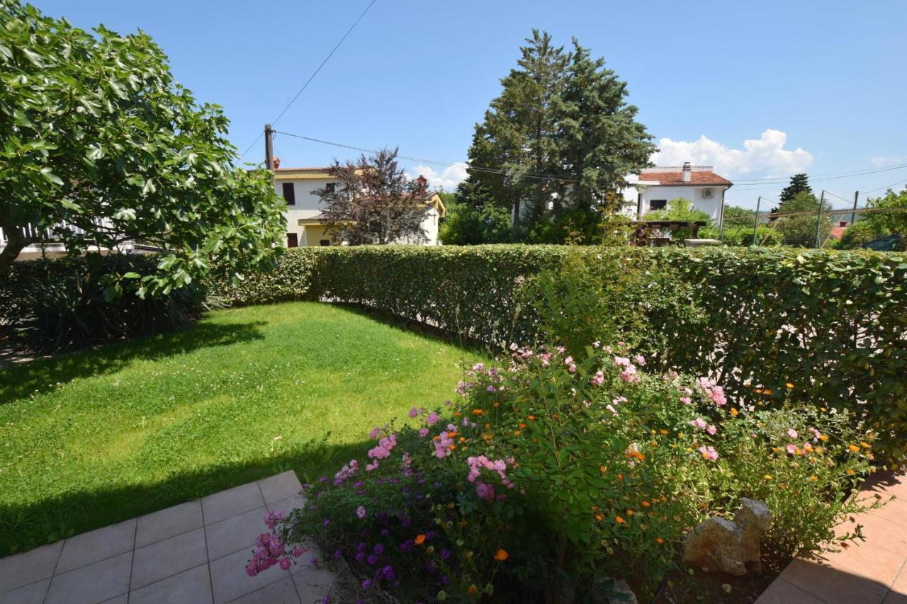 Apartments Gabrijel Малинска Экстерьер фото