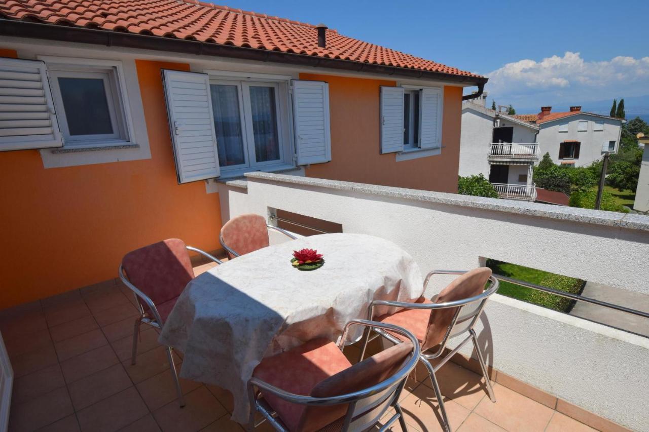 Apartments Gabrijel Малинска Экстерьер фото