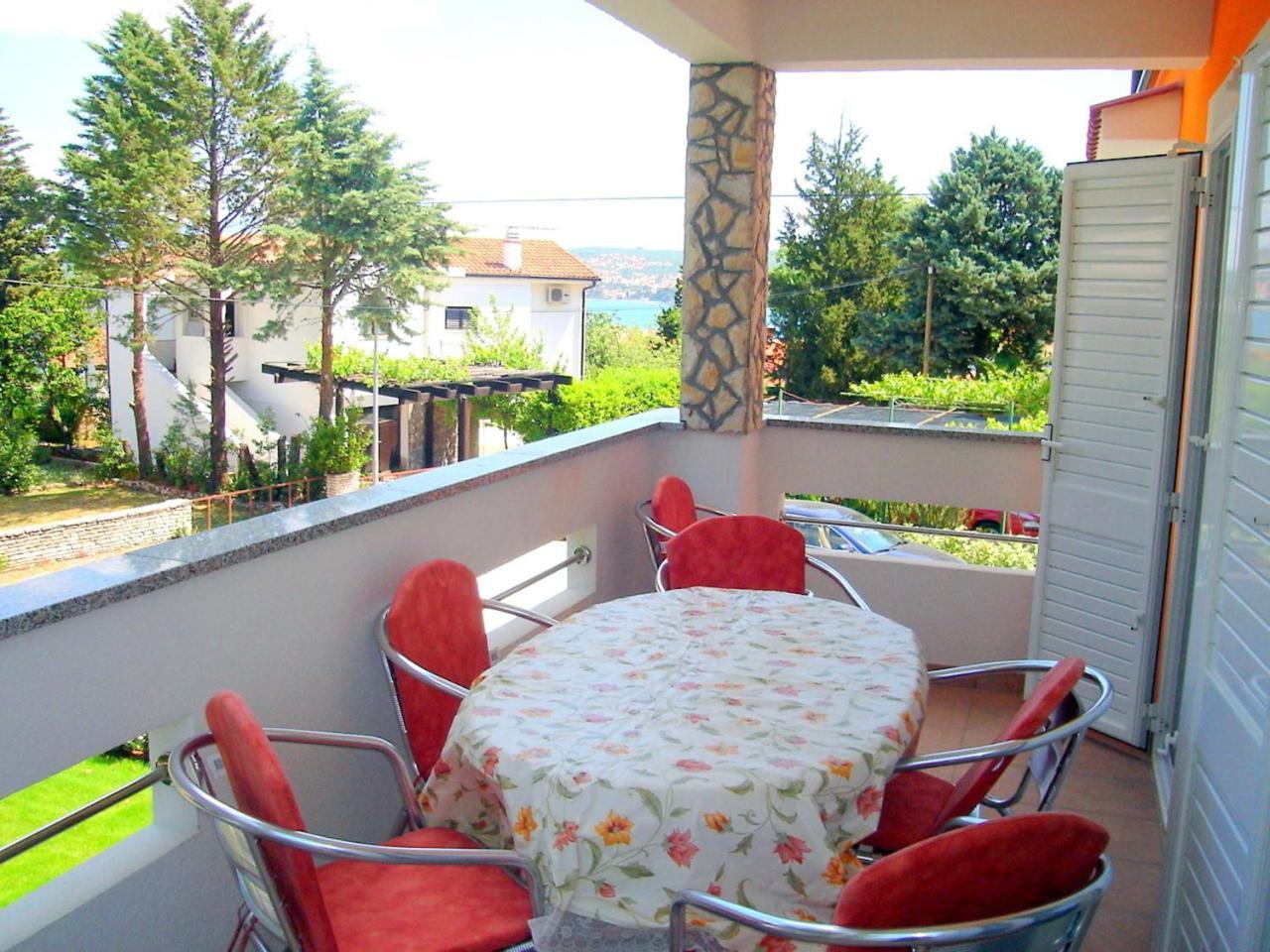 Apartments Gabrijel Малинска Экстерьер фото